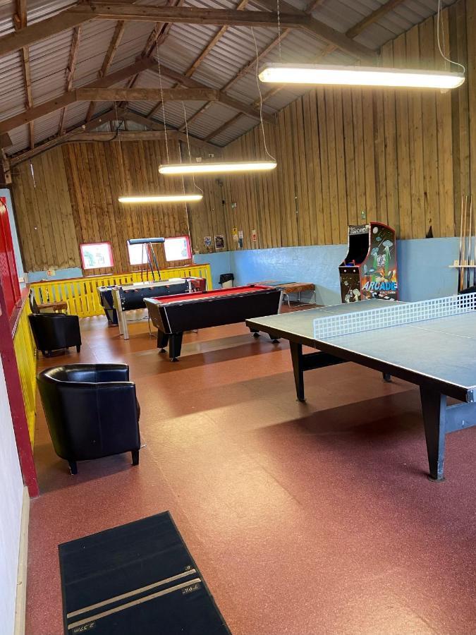 Our Goldfinch 1- Sleeps 2 Persons- Private Hot Tub-Pet Friendly-Tranquil Holiday Away From It All Yet Not Far From St Austell- The Holiday Home Has One Bedroom, Living And Dining Area, Equipped Kitchen-Decking-Outdoor Furniture-Fishing Lakes And More Grampound Extérieur photo